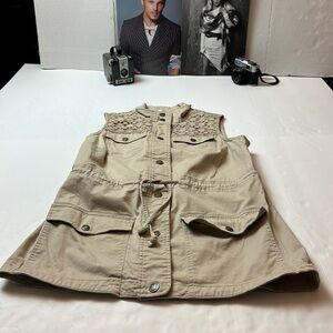 Liz Claiborne utility vest with a tie waist and snap closure